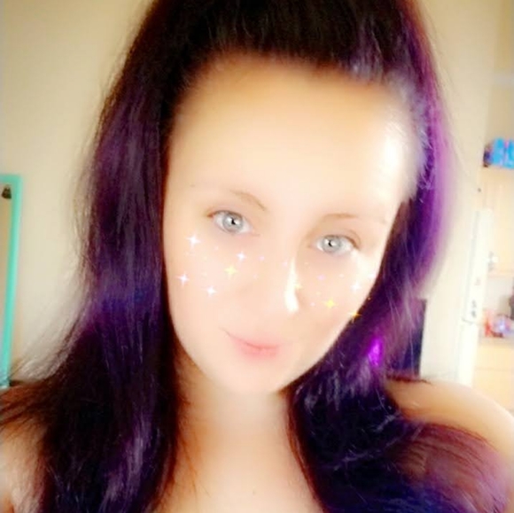 Meet your Posher, Danielle - Picture 4 of 8